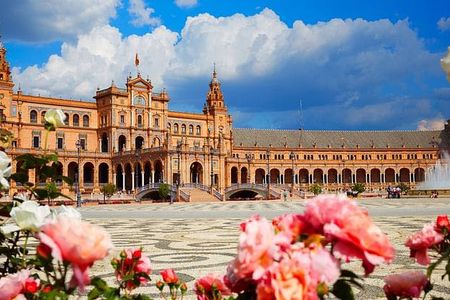 Seville guided walking tour for small groups