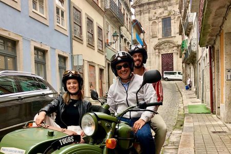 Full-day sidecar tour in Porto with wine tasting