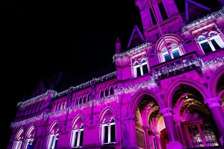 Guided Christmas mulled wine walk in Winchester