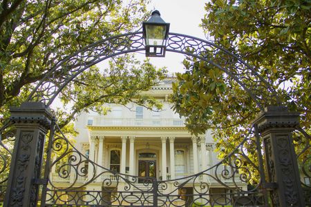 Garden District secrets and scandals small group tour