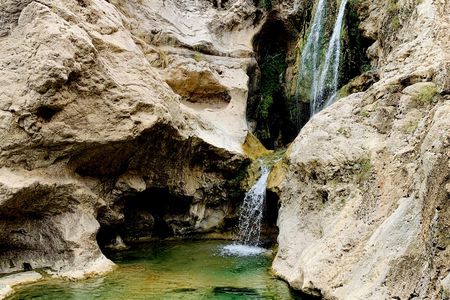 Private tour to Wadi Tiwi, Bimmah sinkhole and UNESCO-Qalhat from Muscat with lunch box