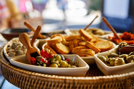 Traditional food tour in Marseille