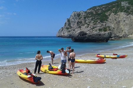 Canoeing tour along the Sesimbra coastline