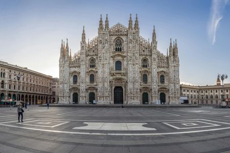 Self guided tour with interactive city game of Milan
