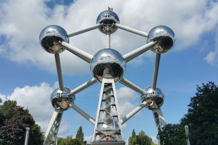Brussels sightseeing tour with a stop at the Atomium