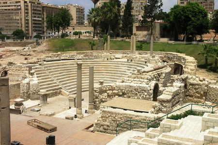 Roman amphitheater, Bombay's pillar and Catacombs tour from Alexandria