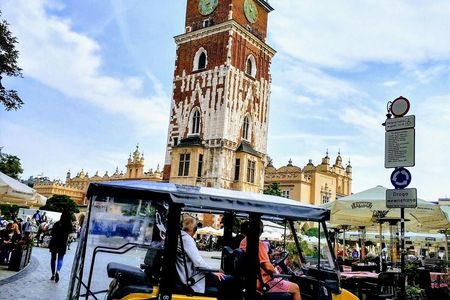 Krakow Old Town sightseeing by golf cart and Wawel Castle guided tour