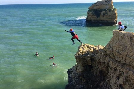 Coasteering experience in São Rafael beach