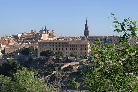 Full-day trip to Toledo with entrance to monuments