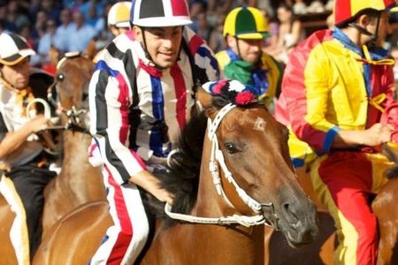 Palio of Siena day trip with dinner and drinks from Florence