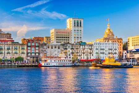 Savannah guided trolley tour and sightseeing cruise