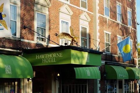 The ghosts of Salem family friendly walking tour