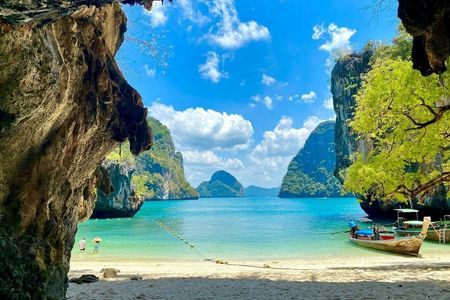 Hong Island snorkeling boat tour with 360° viewpoint from Krabi