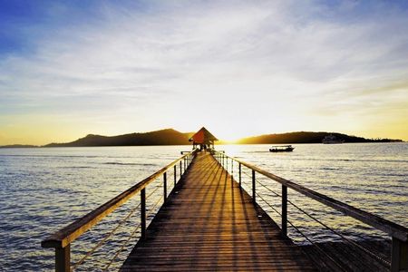 Bora Bora 4x4 sunset guided tour with sparkling wine