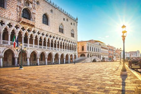 Venice walking tour with Doge's Palace and Golden basilica