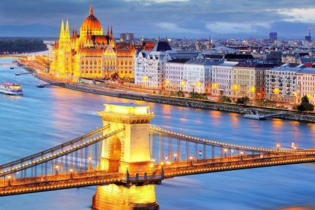 Panoramic cruise with dinner in Budapest