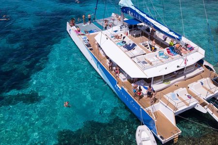 Malta beaches and bays catamaran sailing tour