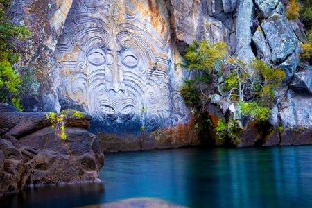 5pm Scenic Ngātoroirangi Māori rock carvings boat cruise- views and vibes