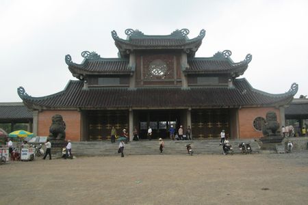 Tam Coc, Bich Dong pagoda and Bird Valley full-day tour from Hanoi