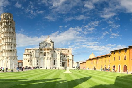 Self guided tour with interactive city game of Pisa