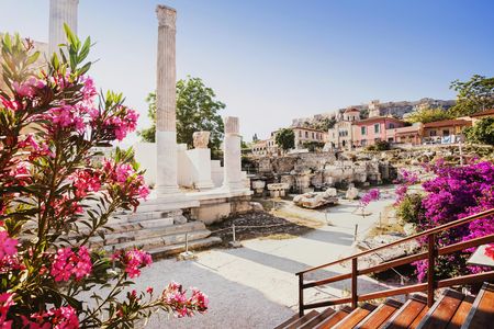 Self guided tour with interactive city game of Athens