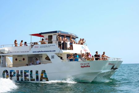 Catamaran Ophelia cruise in Portimão with lunch
