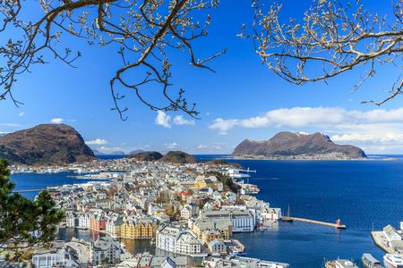 City Sightseeing hop-on hop-off bus tour of Ålesund