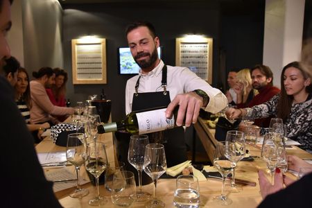 Best rated wine tasting under the Acropolis