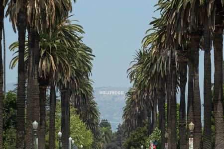 Hollywood celebrity and star homes self-guided driving tour