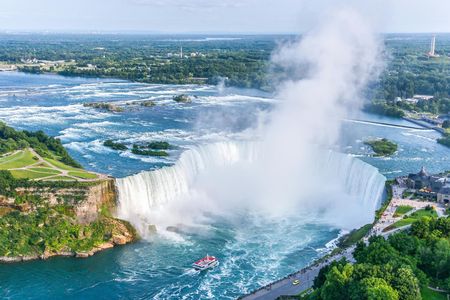 Niagara Falls trolley tour with Maid of the Mist ticket and Cave of the Winds