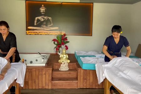 Wellness and vital care package with pick-up from Side