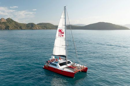 Tongarra Whitsundays Cruise and Snorkeling with Lunch