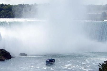 Niagara Falls tour with boat ride from Toronto