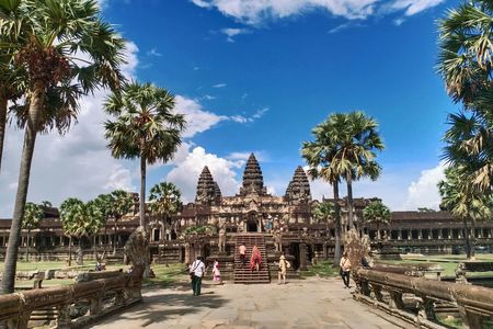 Angkor Temples private guided tour with roundtrip transportation