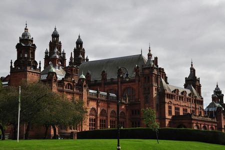Private guided tour through the architecture of Glasgow with a local