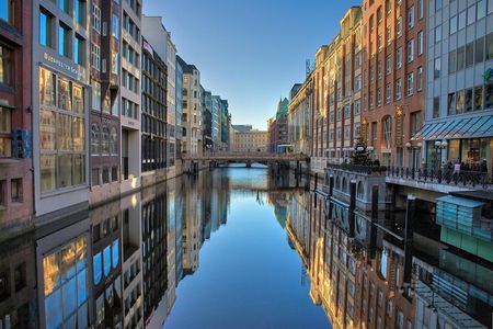 Kickstart private and personalized walking tour of Hamburg