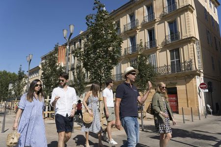 Aix en Provence gourmet walking tour with cheese and wine