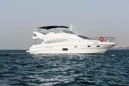 Dubai luxury yacht private cruise on yacht Lagoona