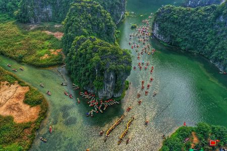 Hoa Lu, Tam Coc, and Hang Mua day trip from Hanoi