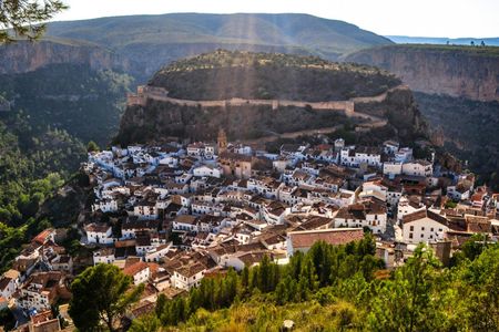 Guided tour of Chulilla and its hanging bridges from Valencia