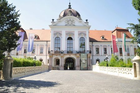 Half-day tour to Princess Sissi's Gödöllő royal palace from Budapest