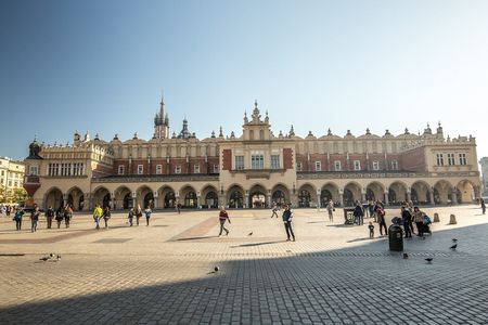 Guided E-Scooter tour of Krakow with food tasting