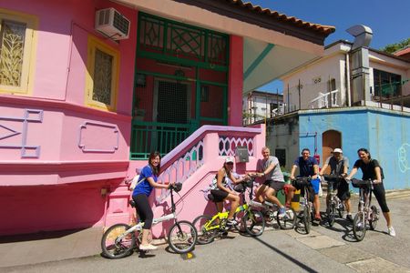 Bike riding in Singapore with tastings