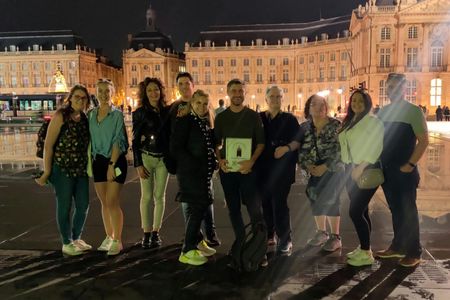 Walking guided tour at Bordeaux by night