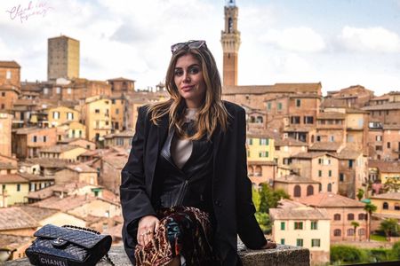Siena private walking tour with personal photographer from Pisa