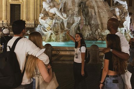 Wonders of Rome at night walking tour