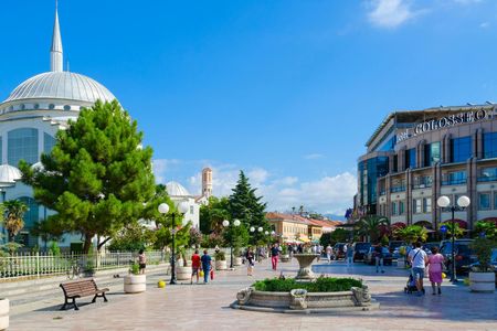 Guided tour of Shkoder, Rozafa Castle and Skadar Lake from Tirana