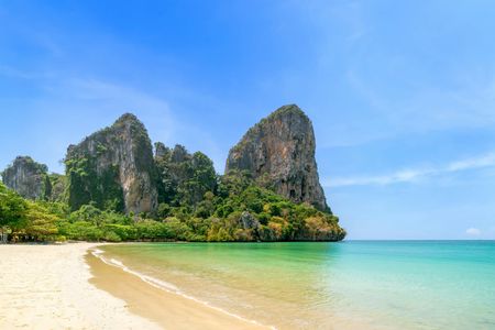 Half-day rock climbing course at Railay Beach