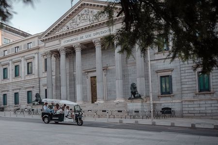 Madrid corners electric tuk-tuk tour