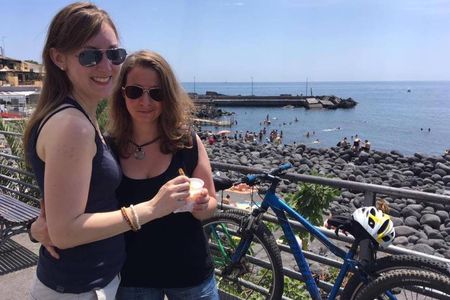 Guided tour of Catania, Aci Castello and Aci Trezza by mountain bike